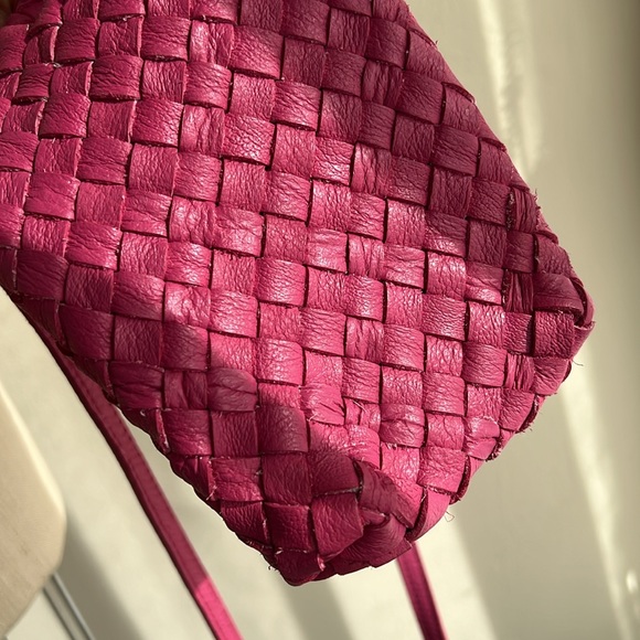 NEW Free People Pink Woven Hearts Leather Crossbody Small Bag - Picture 5 of 11